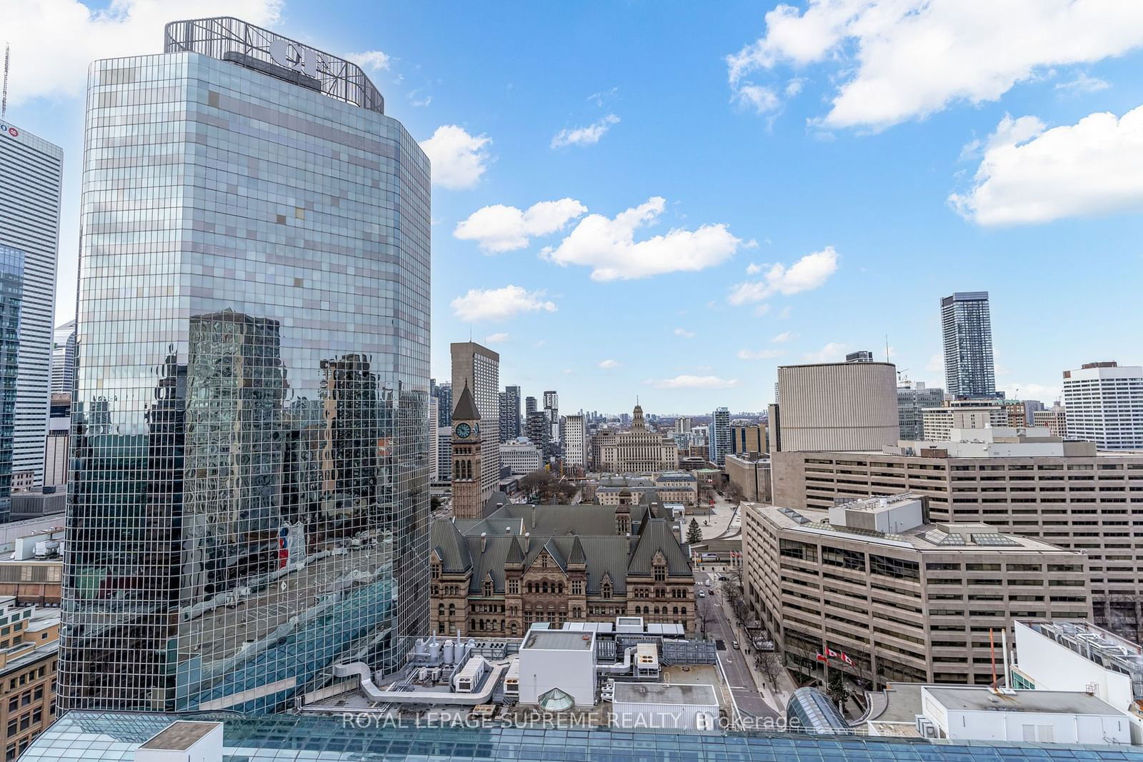 197 Yonge St, unit 2112 for rent