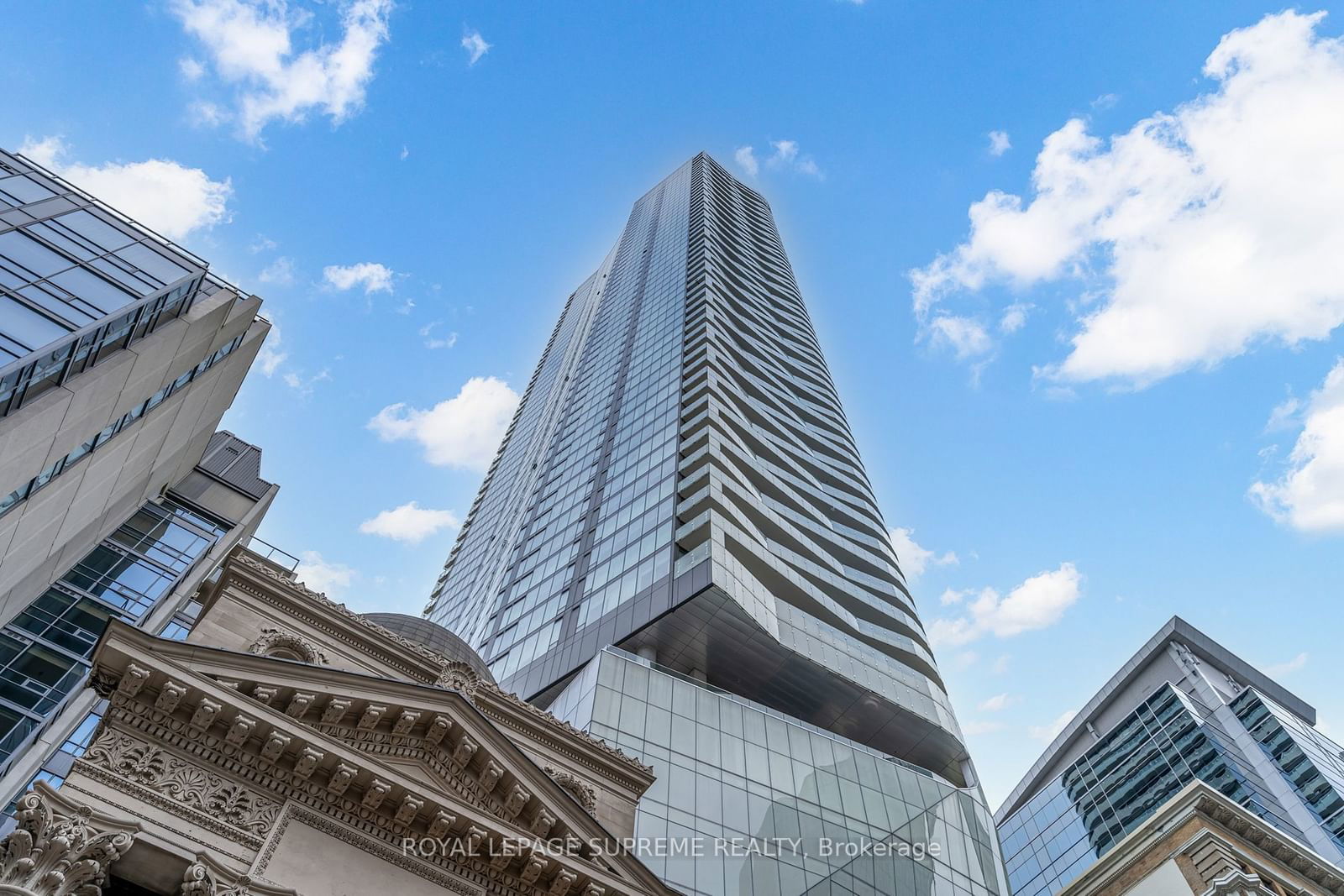 197 Yonge St, unit 2112 for rent