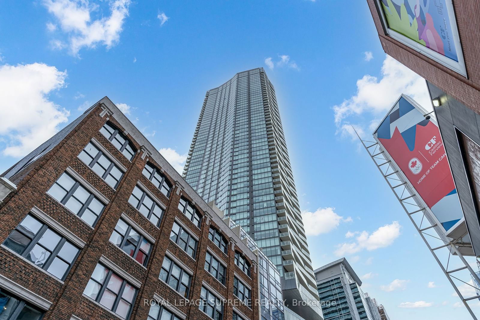 197 Yonge St, unit 2112 for rent