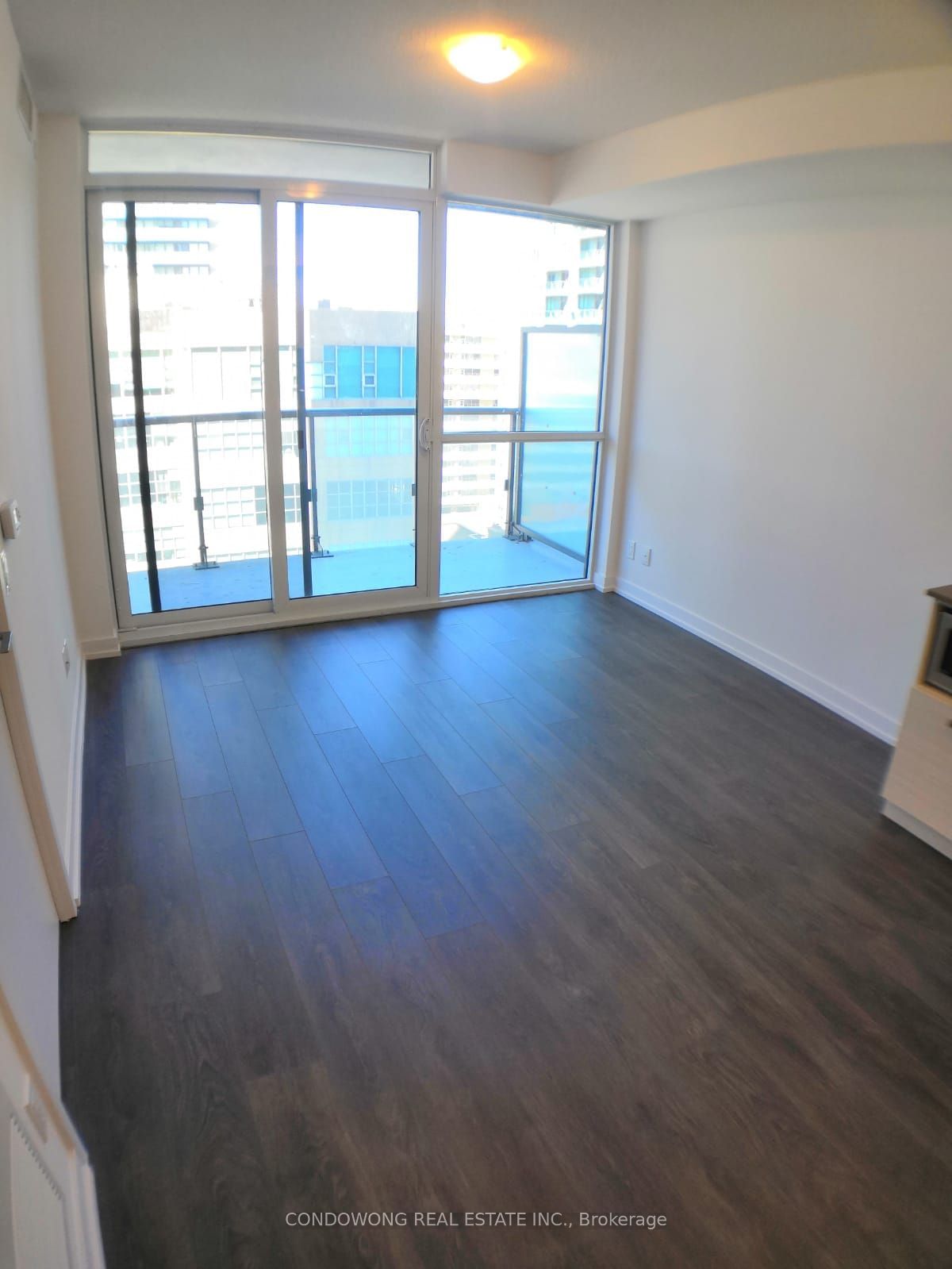 125 Redpath Ave, unit 907 for rent