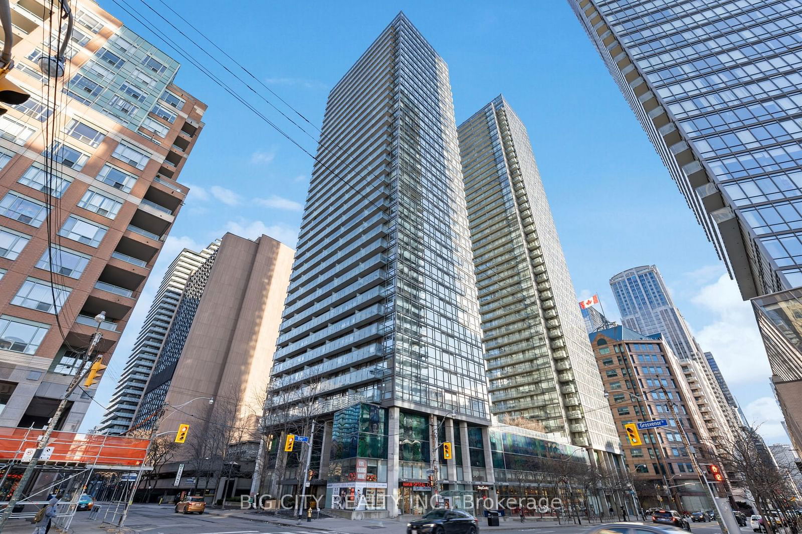 37 Grosvenor St, unit 2407 for rent