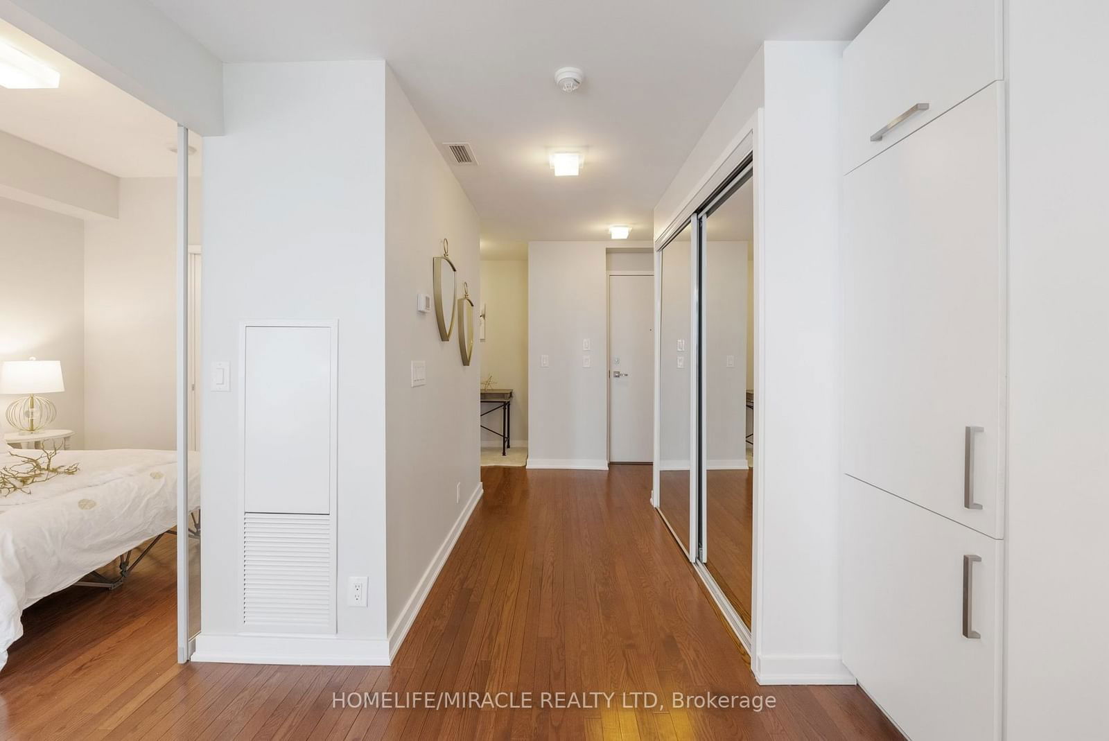 14 YORK St, unit 1912 for rent