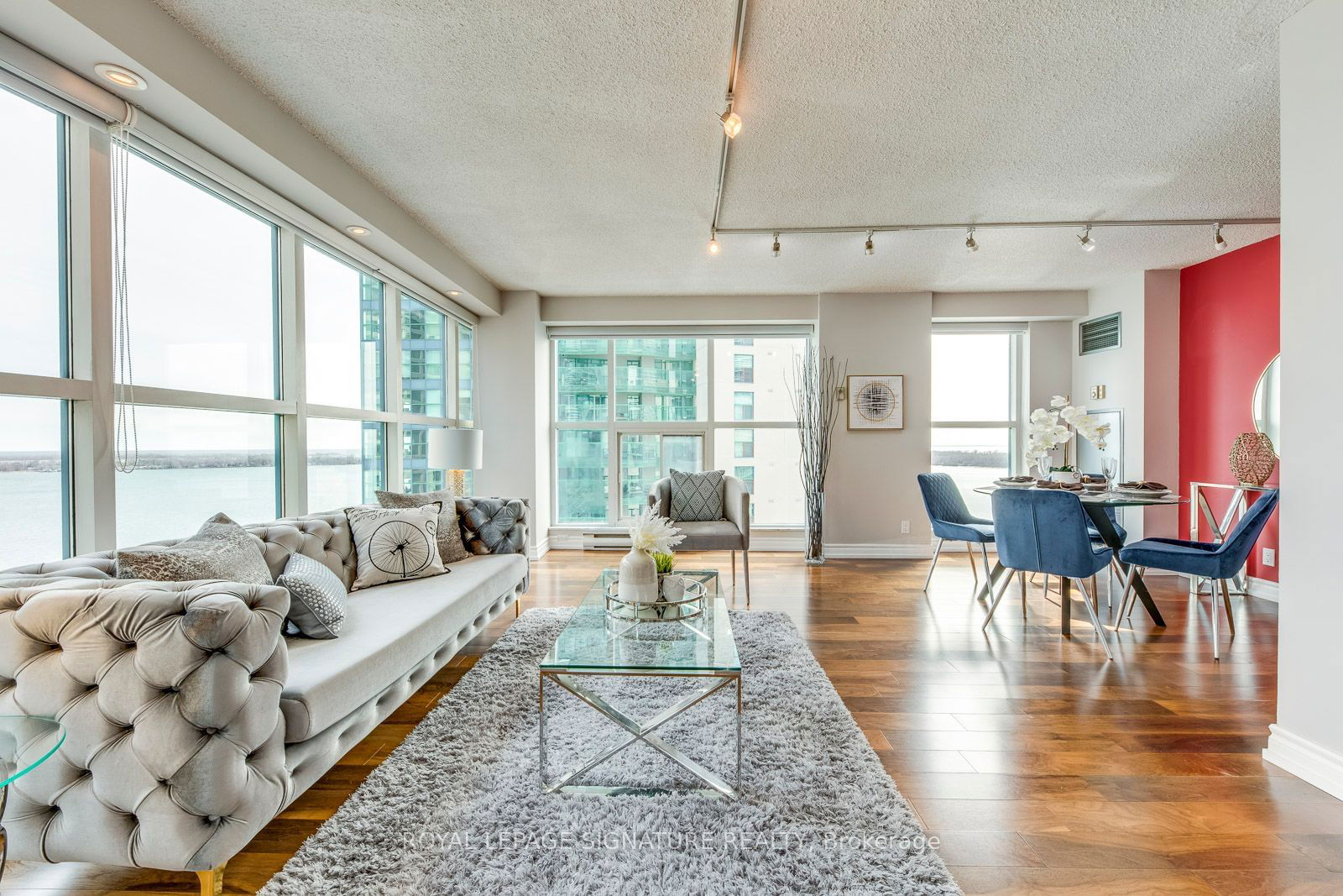 77 Harbour Sq, unit 2207 for sale