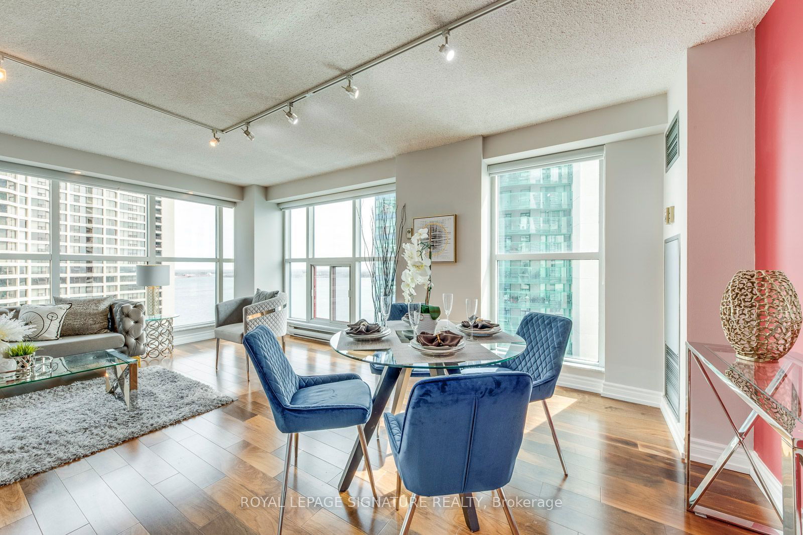 77 Harbour Sq, unit 2207 for sale