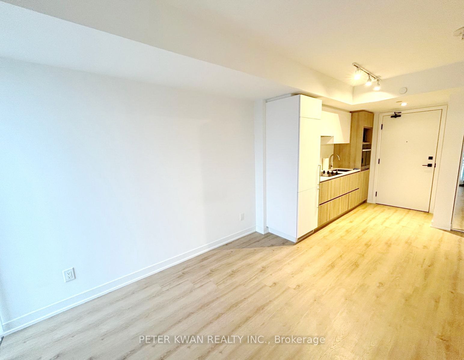 319 Jarvis St, unit 601 for sale