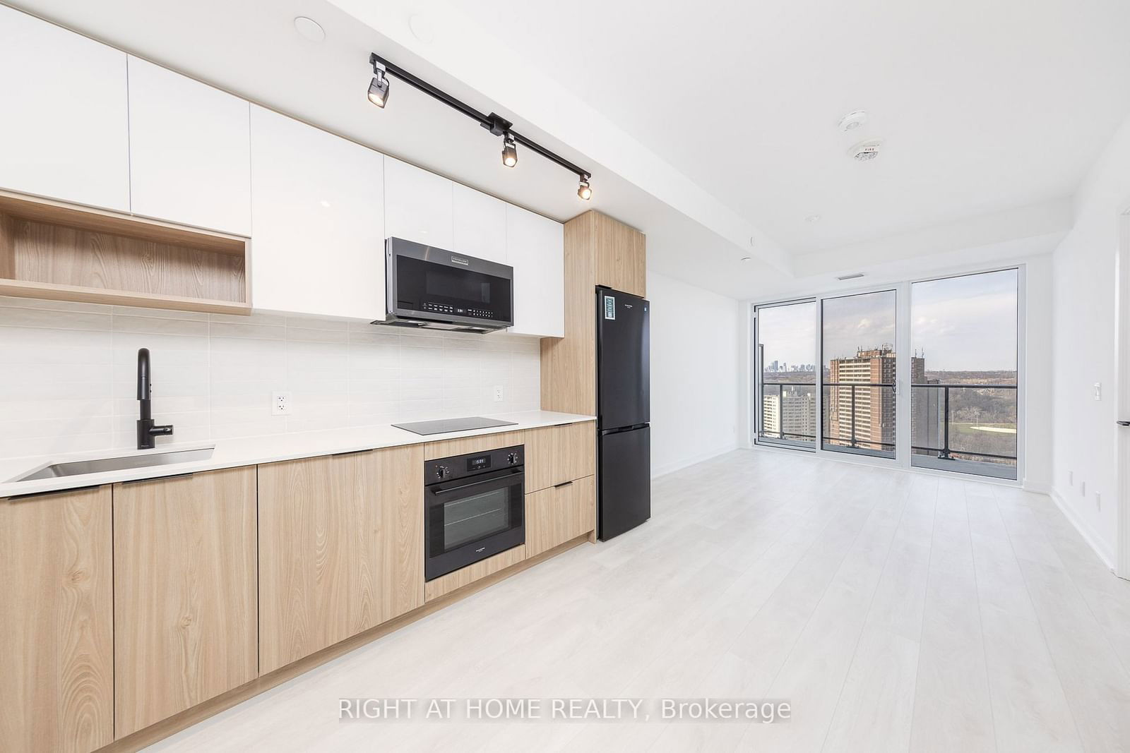 5 DEFRIES St, unit 2211 for rent