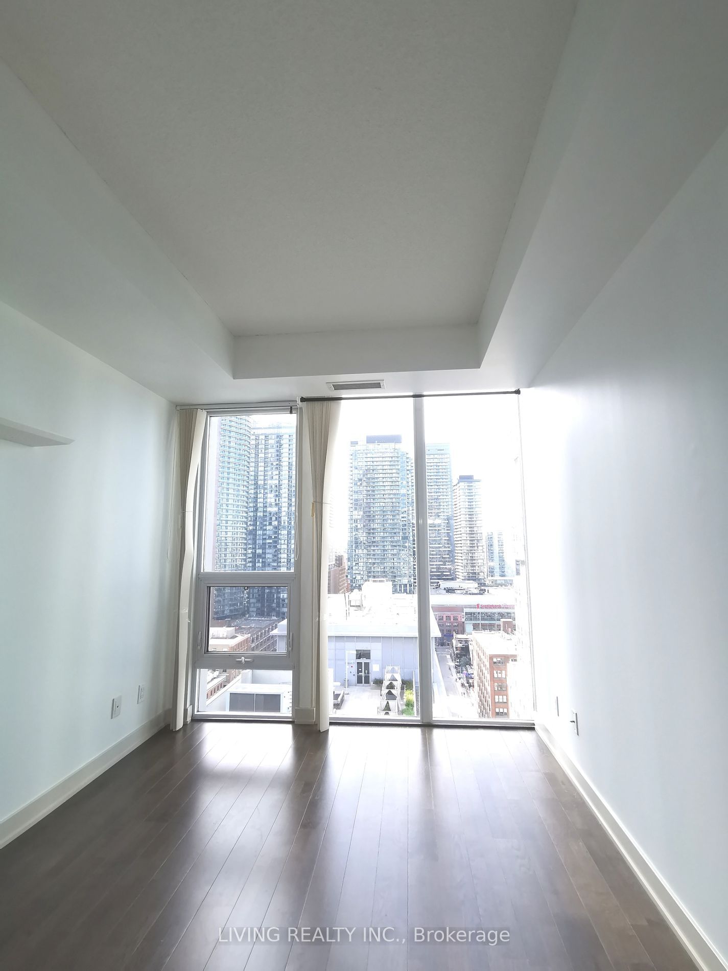 126 Simcoe St, unit 2004 for rent