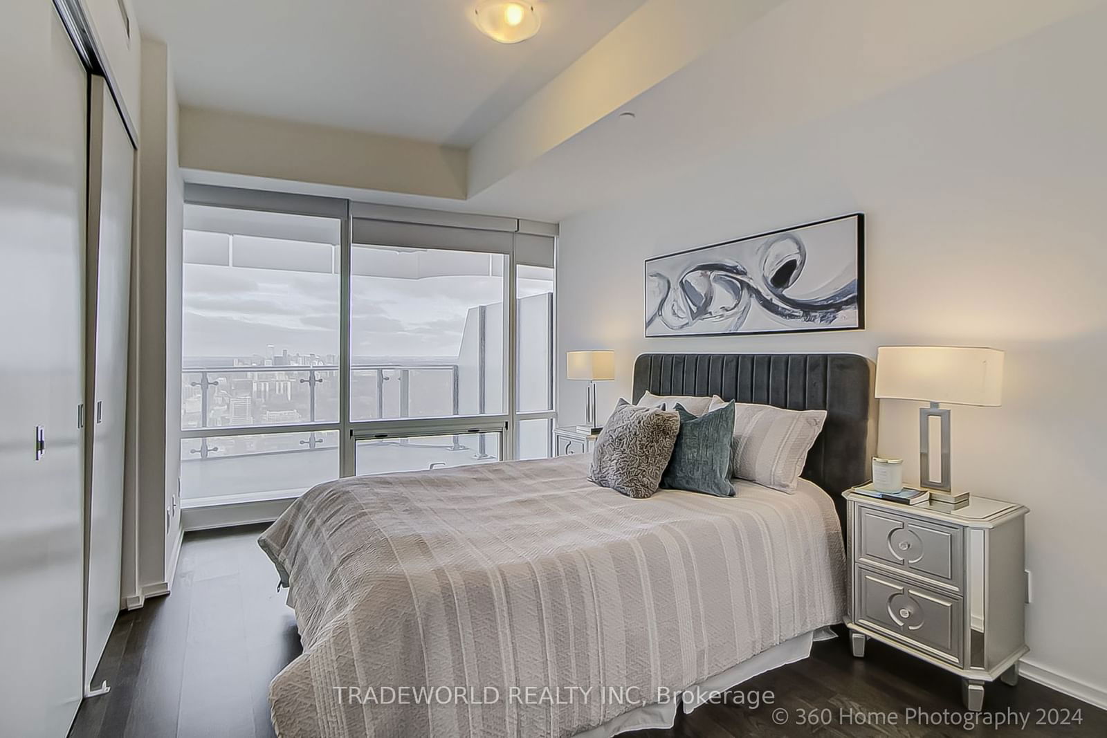 1 Bloor St E, unit 4909 for sale