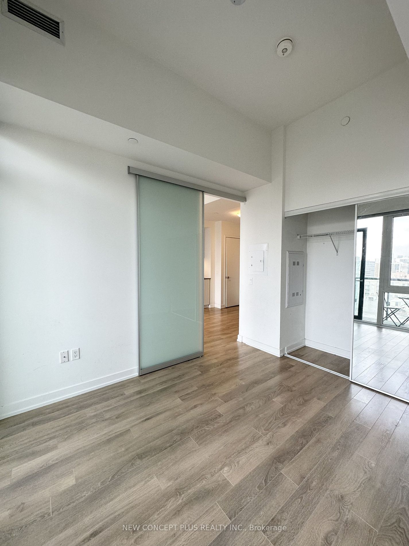 158 Front St E, unit 1304 for rent