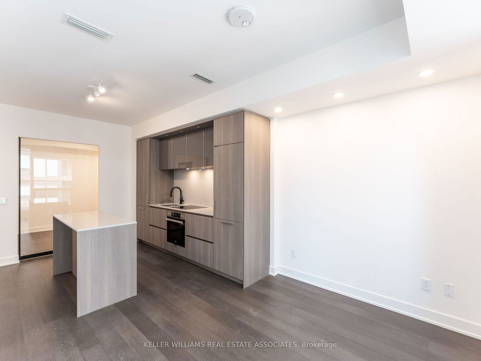 35 Mercer St, unit 2011 for rent