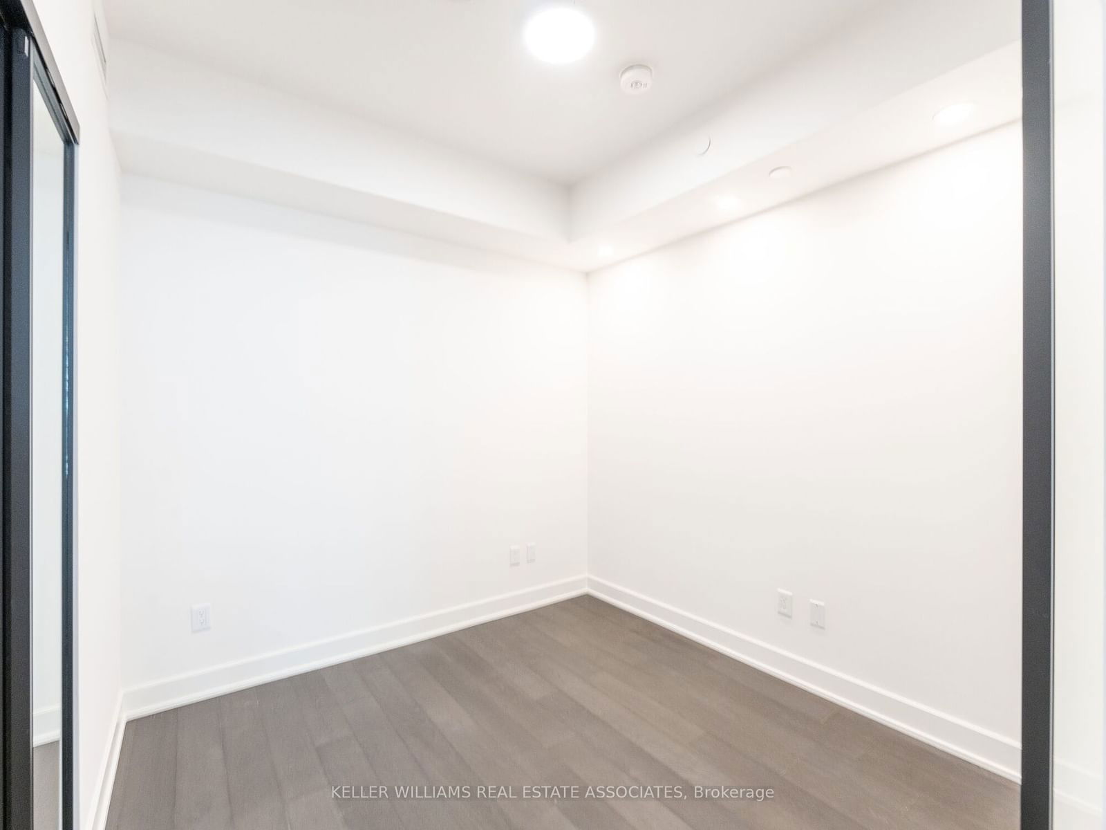 35 Mercer St, unit 2011 for rent