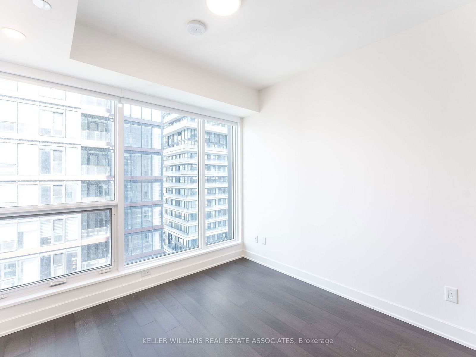 35 Mercer St, unit 2011 for rent