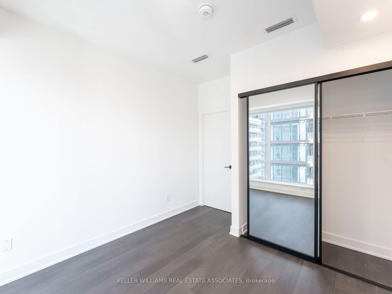 35 Mercer St, unit 2011 for rent