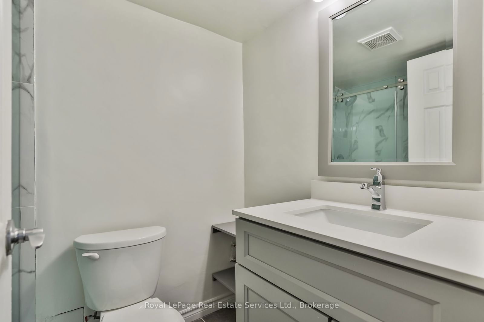 30 Gloucester St, unit 1807 for rent