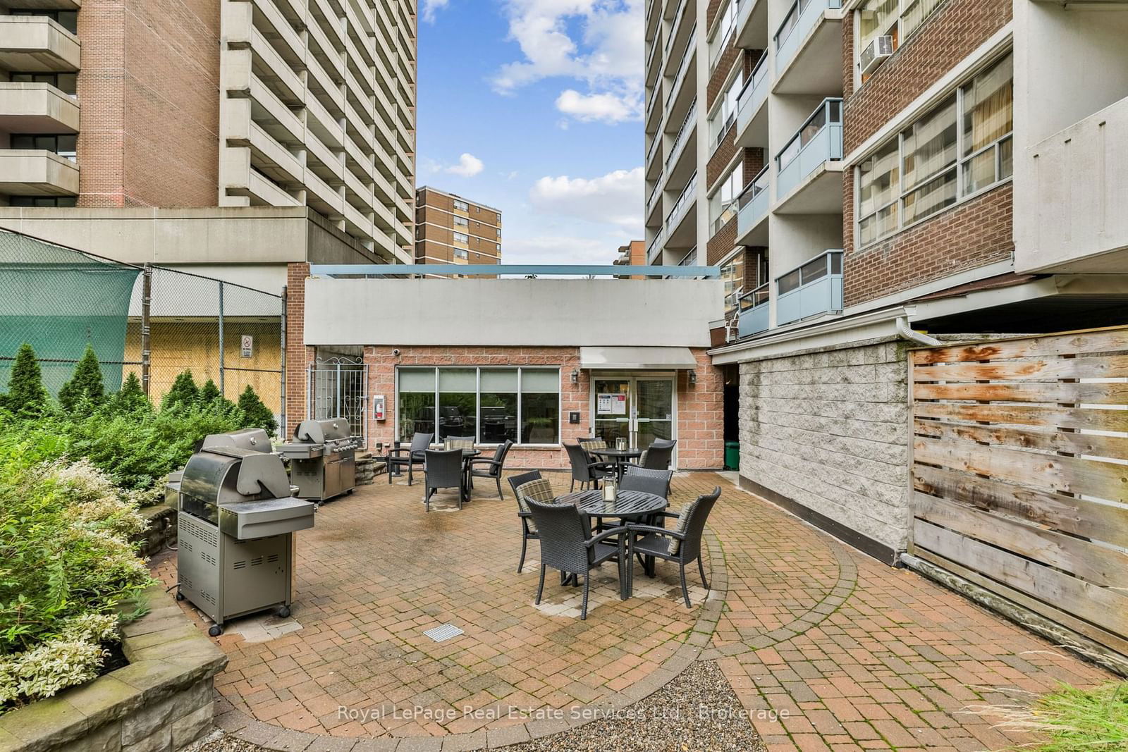 30 Gloucester St, unit 1807 for rent