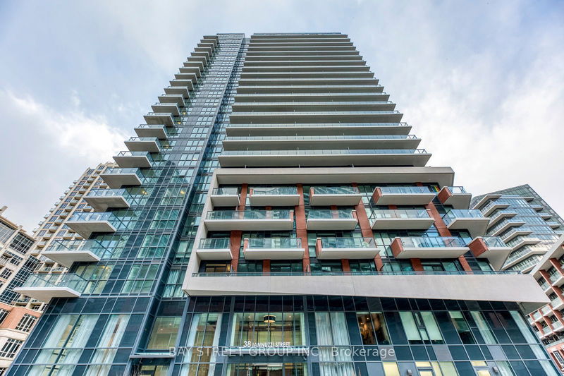 38 Iannuzzi St, unit 1811 for rent