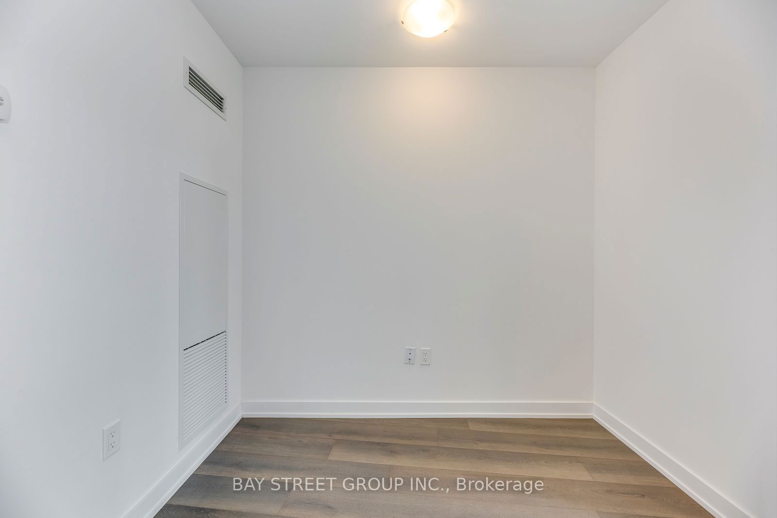 38 Iannuzzi St, unit 1811 for rent