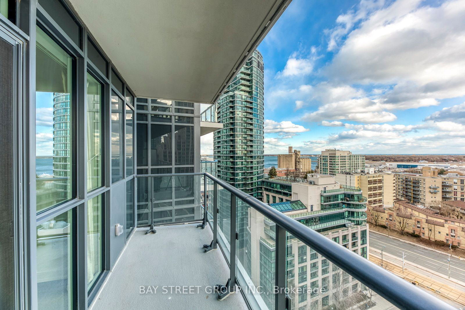 38 Iannuzzi St, unit 1811 for rent