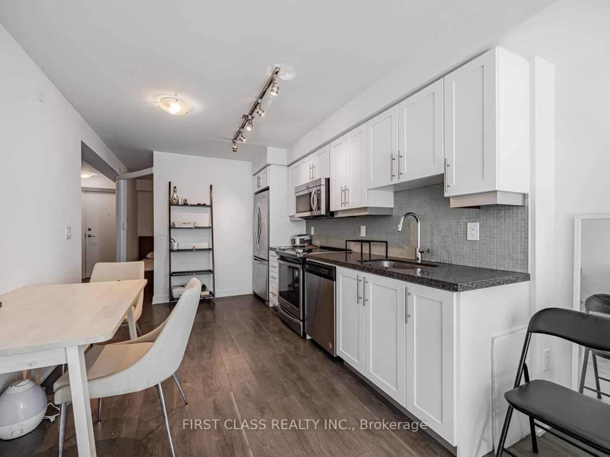 525 Adelaide St W, unit 1022 for sale