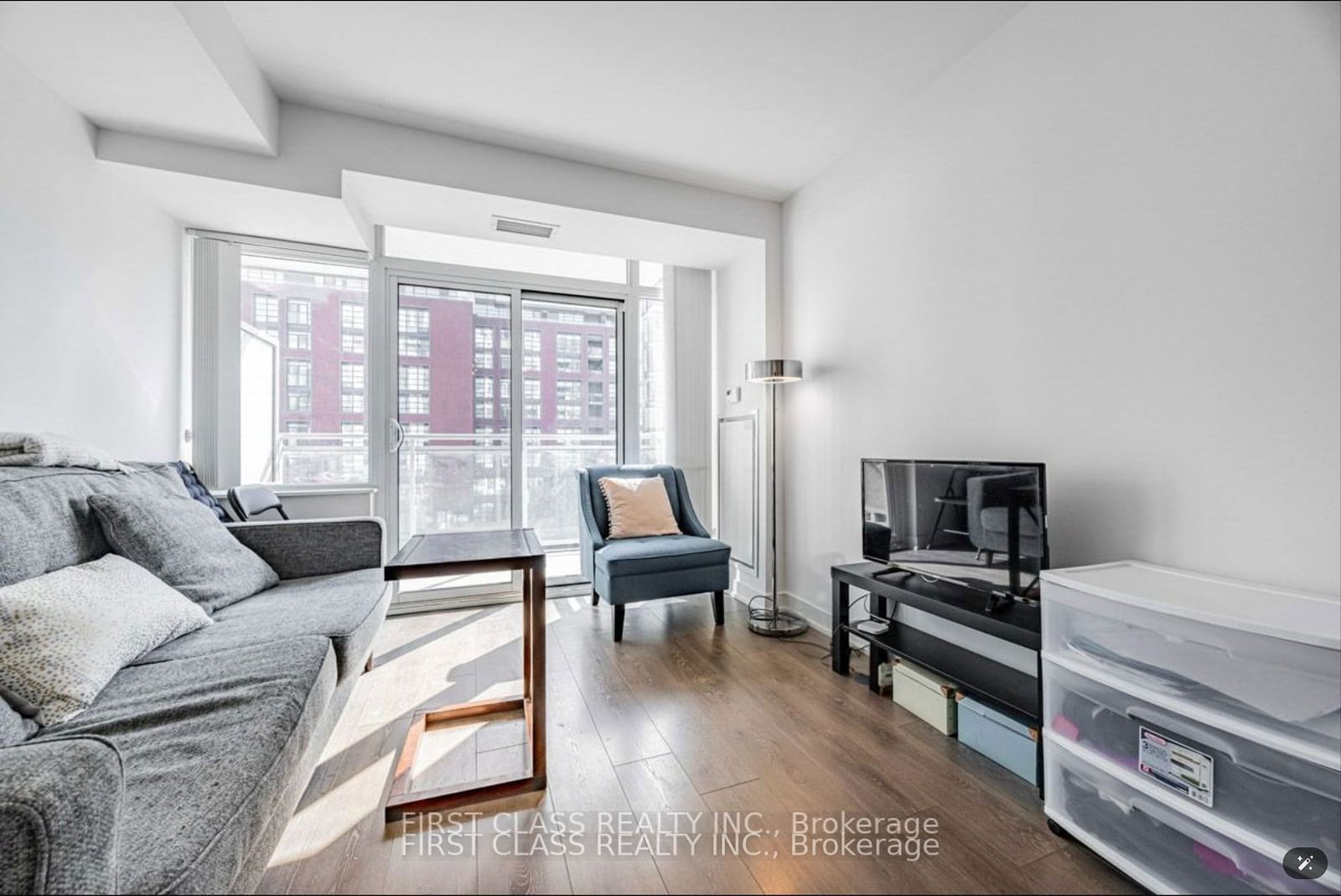 525 Adelaide St W, unit 1022 for sale