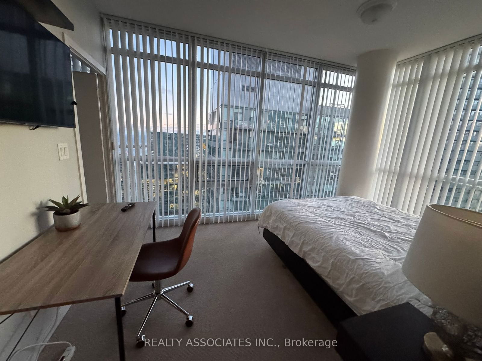 65 Bremner Blvd, unit 4902 for rent