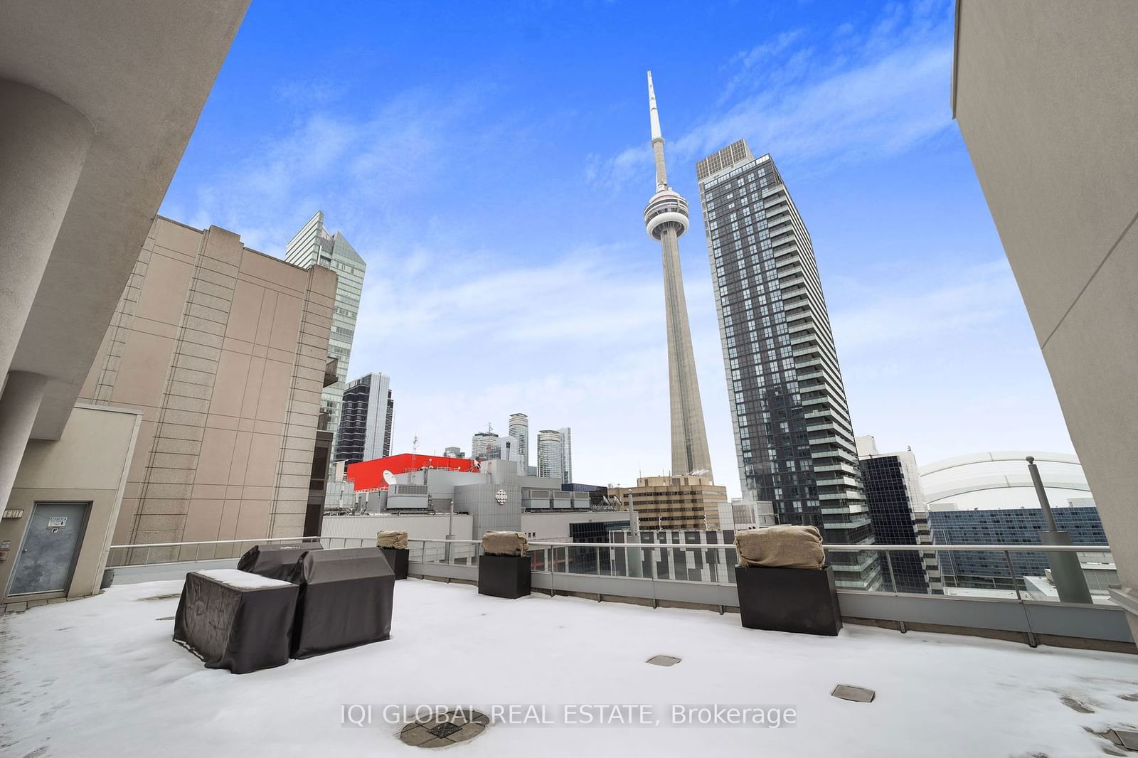 250 Wellington St W, unit 1133 for rent