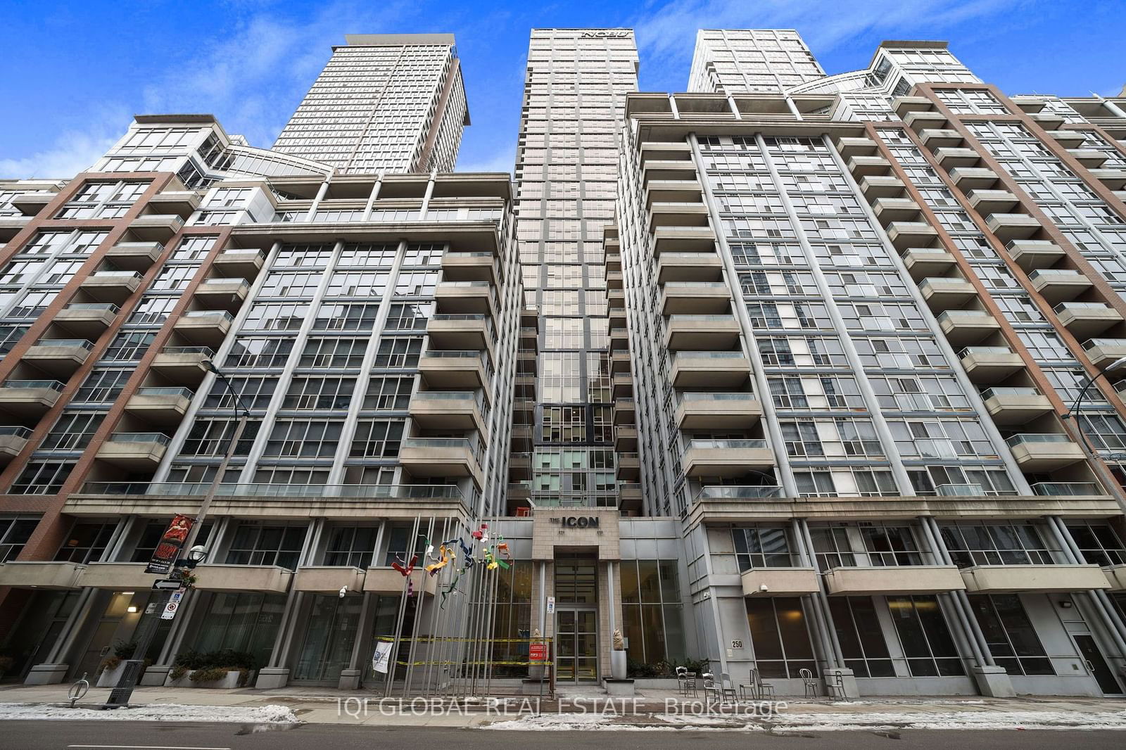 250 Wellington St W, unit 1133 for rent