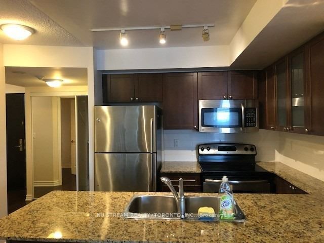 761 Bay St, unit 3002 for rent