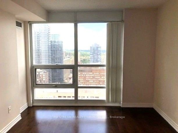 761 Bay St, unit 3002 for rent