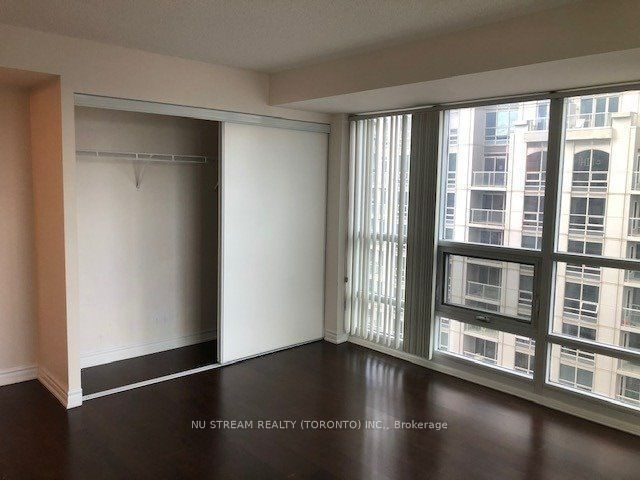 761 Bay St, unit 3002 for rent