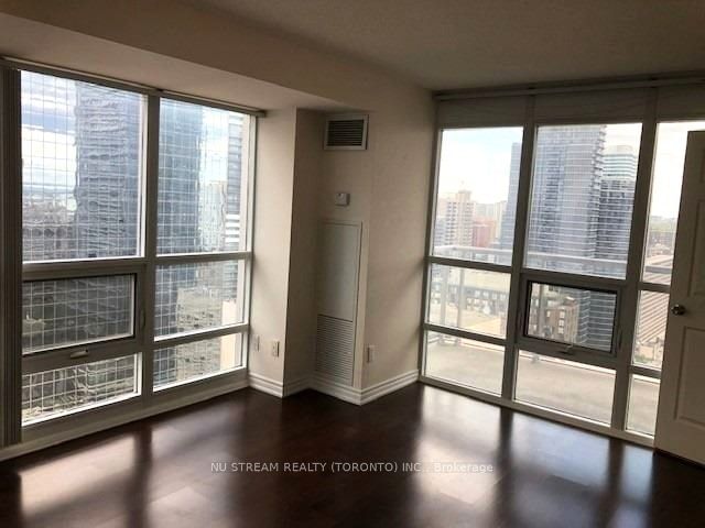 761 Bay St, unit 3002 for rent