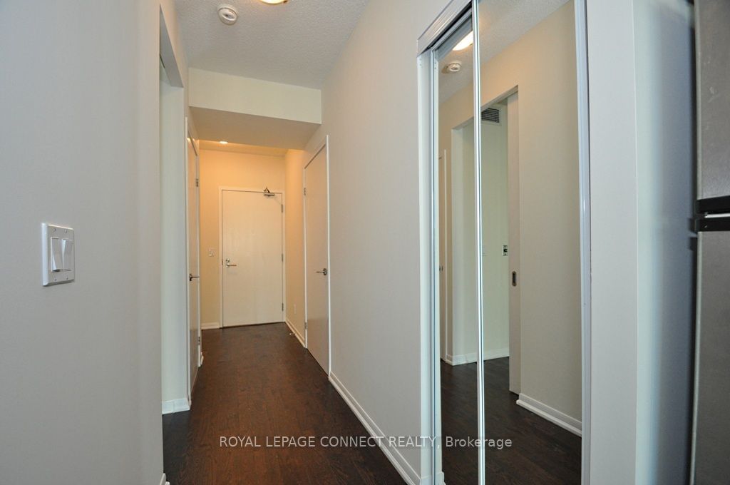 215 Fort York Blvd, unit 703 for sale