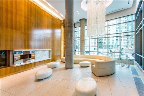 215 Fort York Blvd, unit 703 for sale