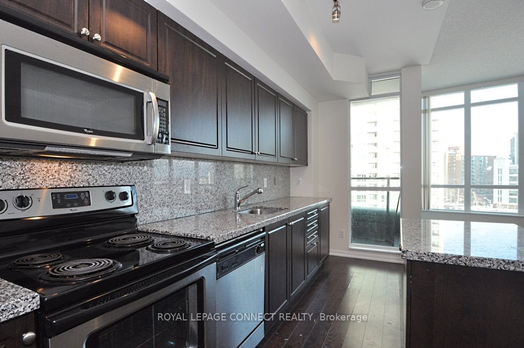 215 Fort York Blvd, unit 703 for sale