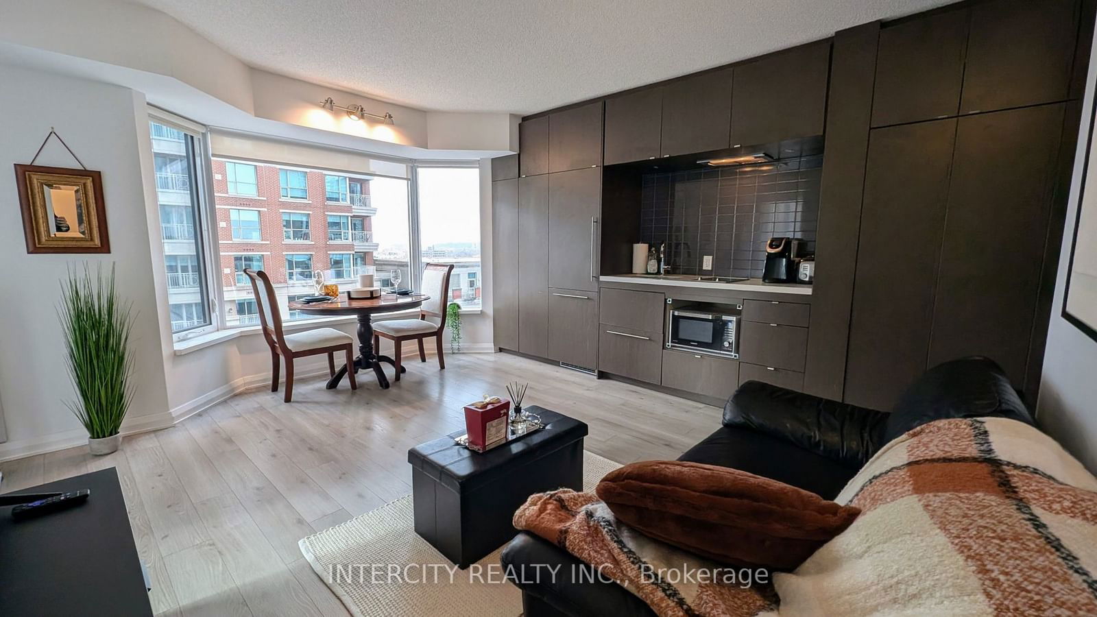 155 Yorkville Ave, unit 1114 for rent