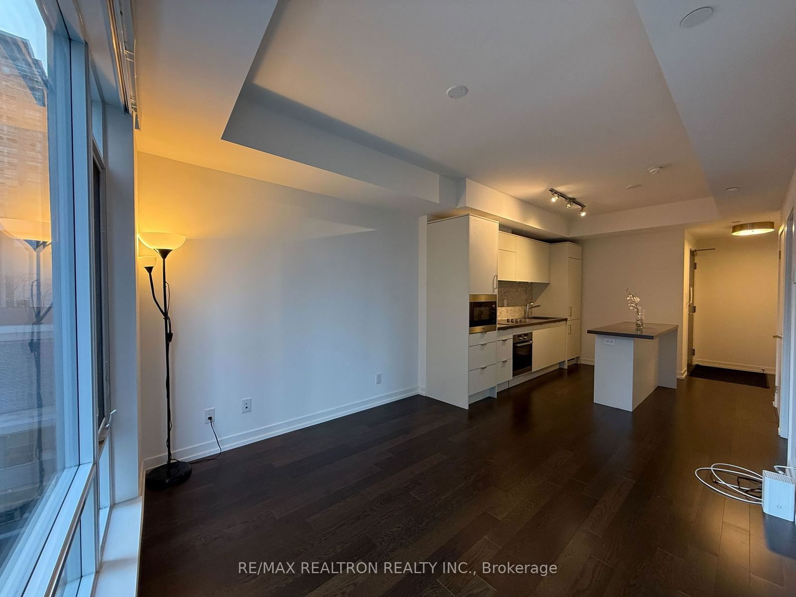 21 Widmer St, unit 1008 for rent