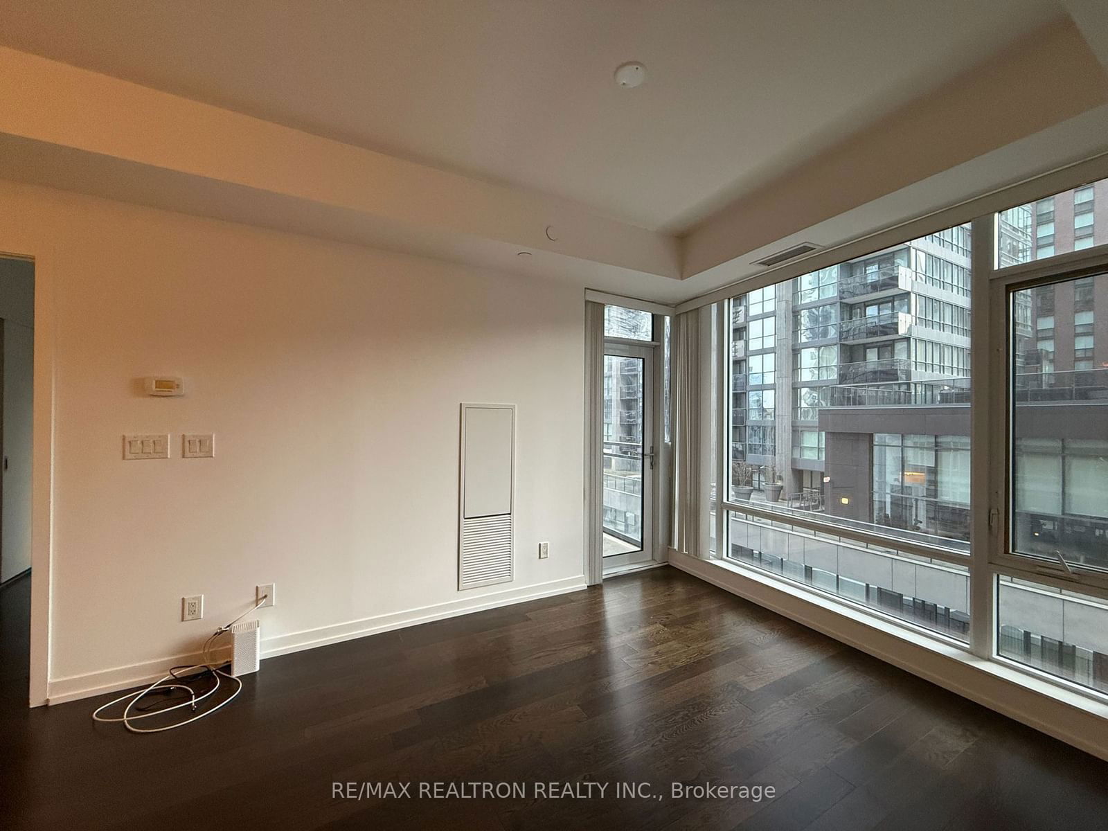 21 Widmer St, unit 1008 for rent