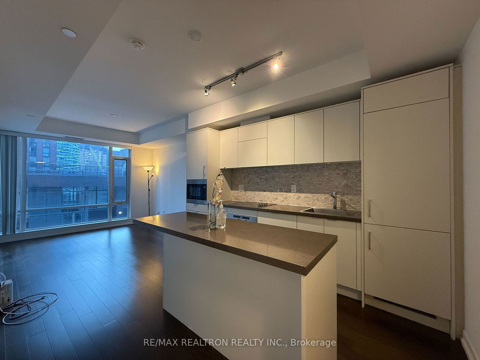 21 Widmer St, unit 1008 for rent