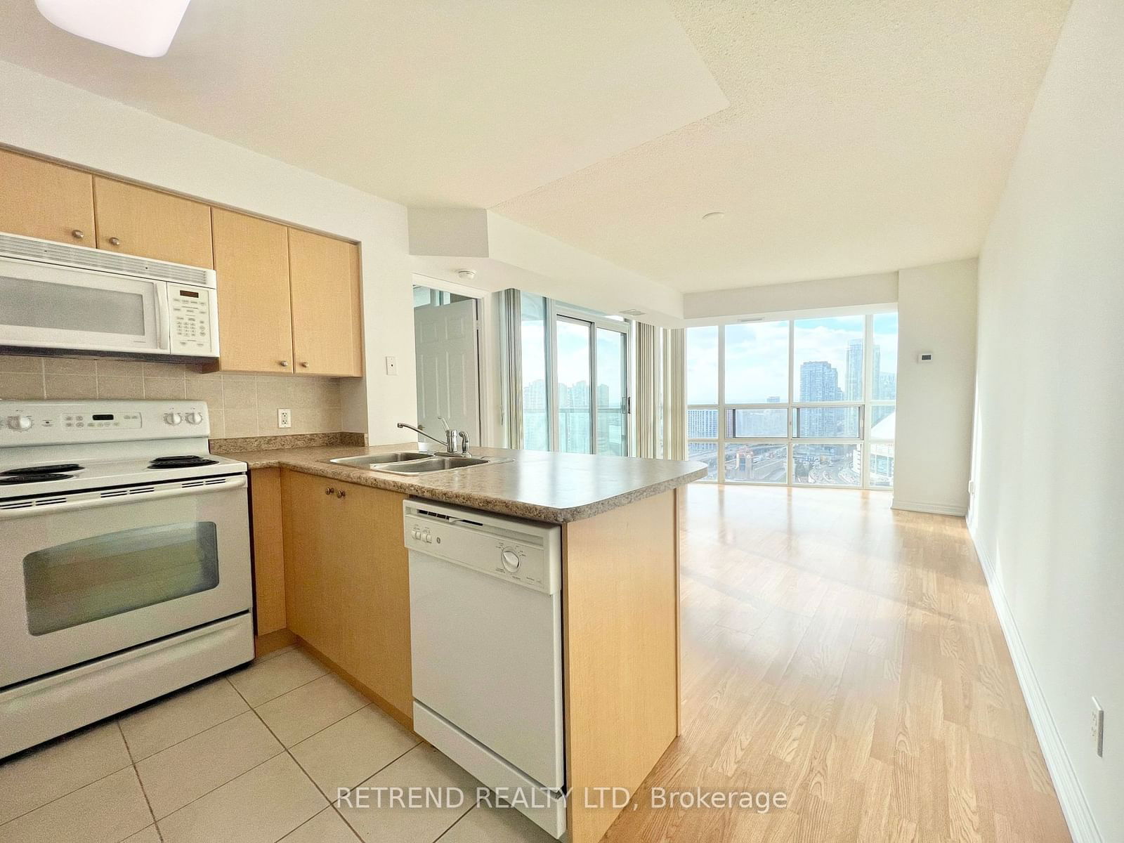 30 Grand Trunk Cres, unit 3001 for rent