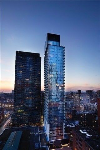 11 Charlotte St, unit 905 for rent