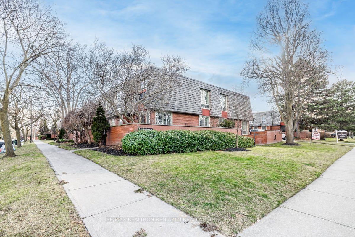 Yorkminster & Upper Canada Townhomes, North York, Toronto