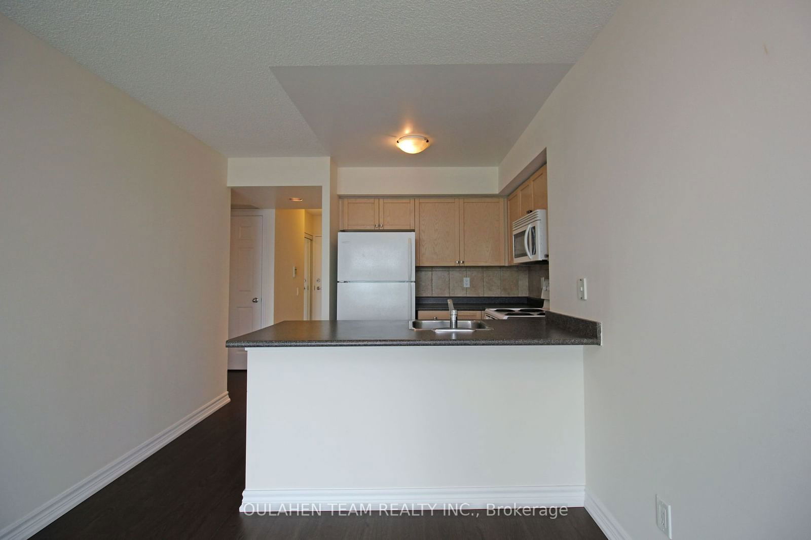 28 Harrison Garden Blvd, unit 607 for rent