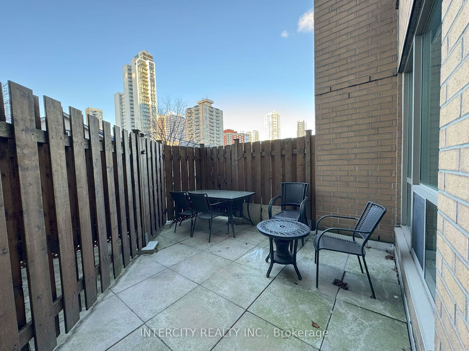 70 Alexander St, unit 201 for rent