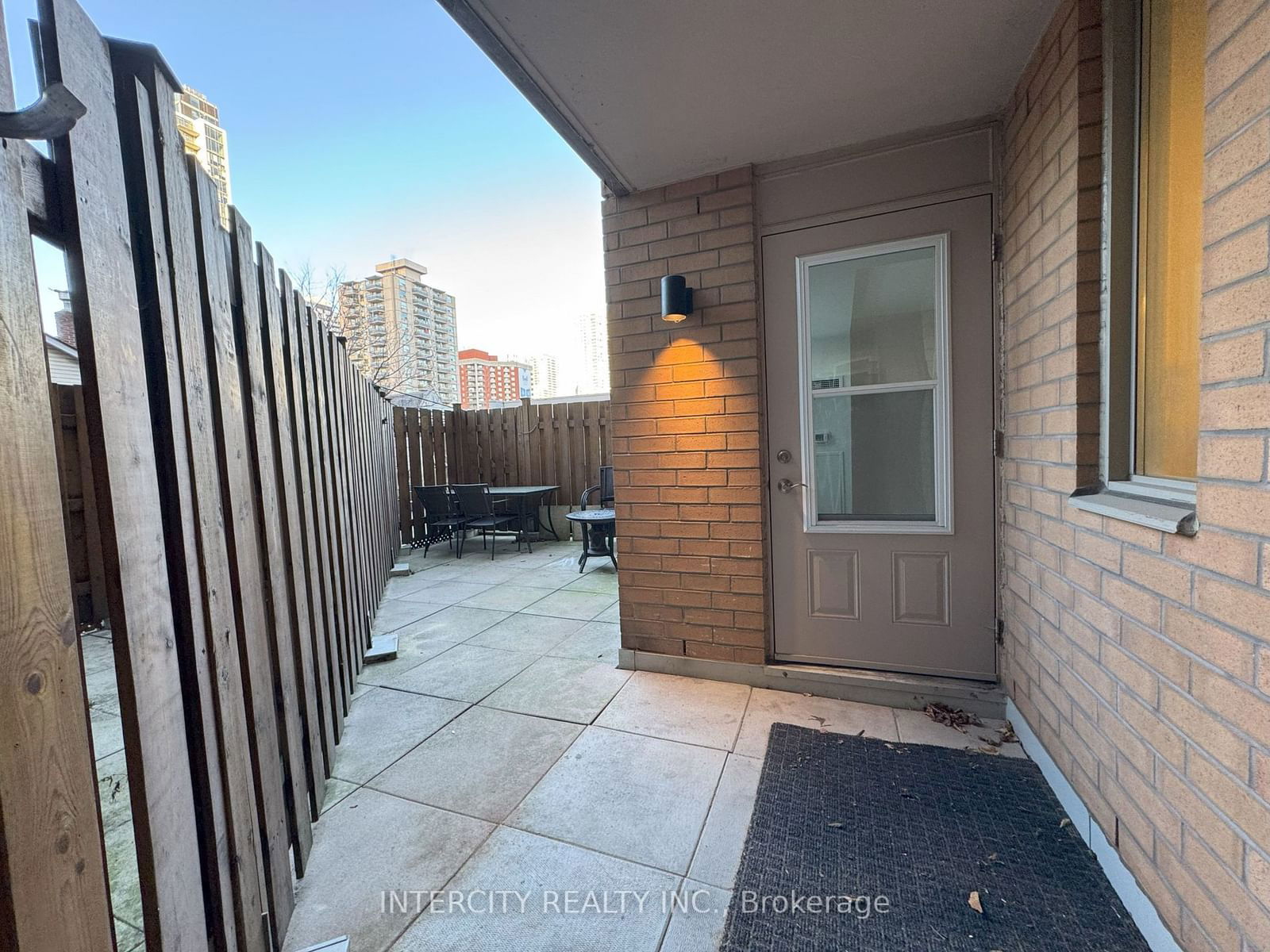 70 Alexander St, unit 201 for rent