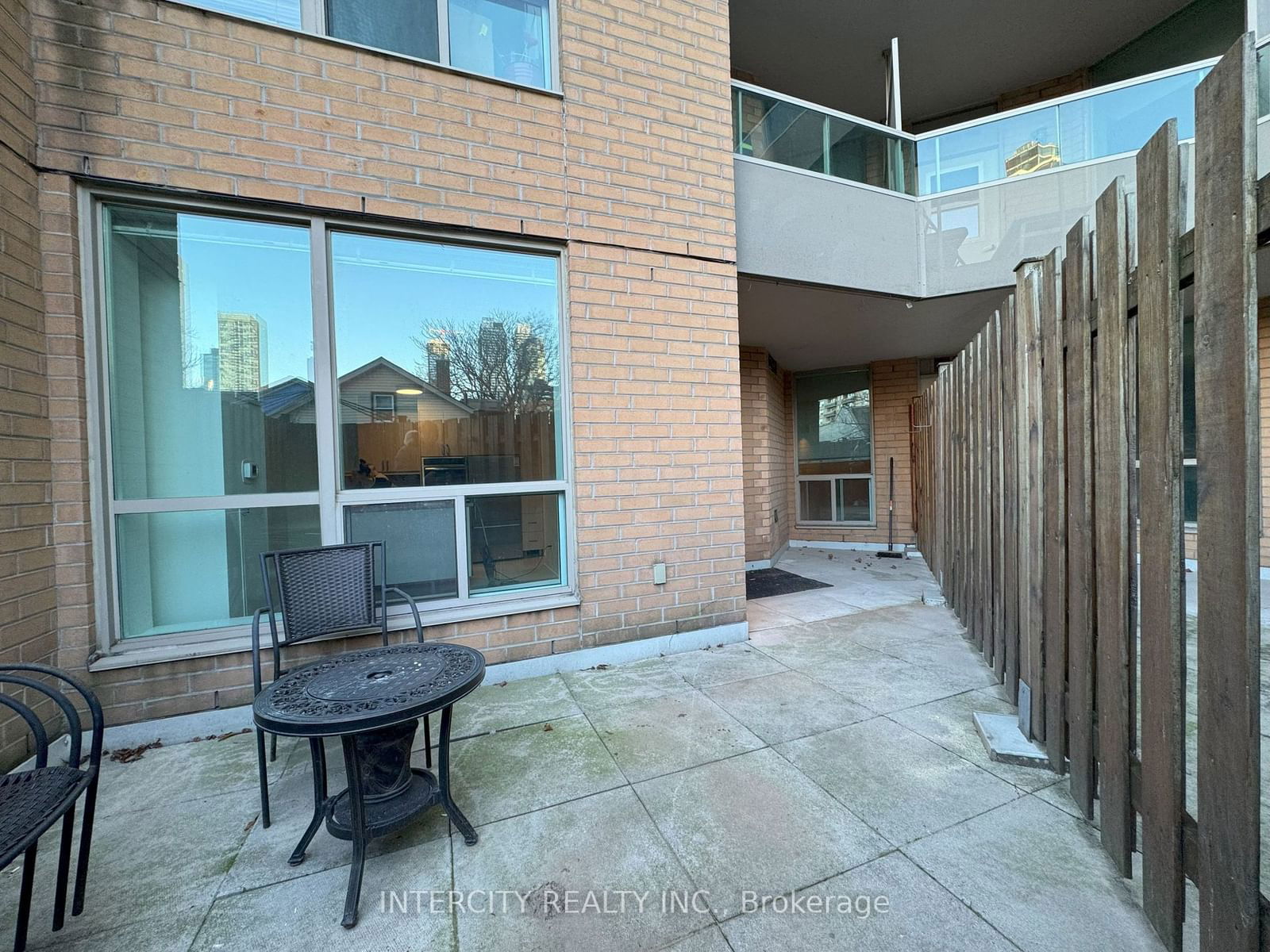 70 Alexander St, unit 201 for rent