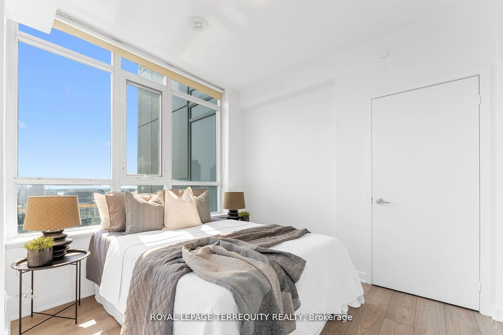 120 Parliament St, unit 1808 for sale