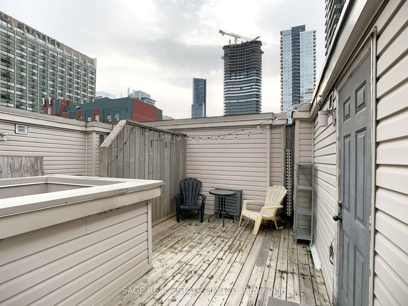 415 Jarvis St, unit 307 for rent