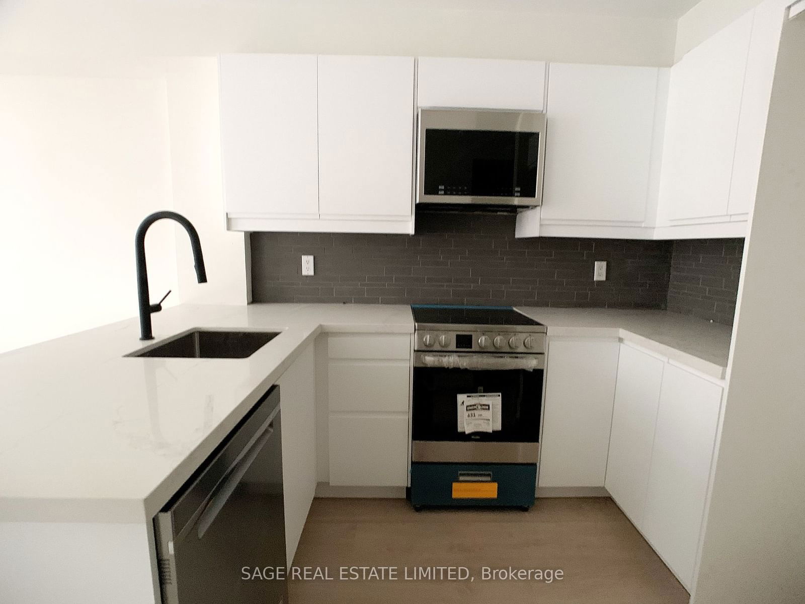 415 Jarvis St, unit 307 for rent