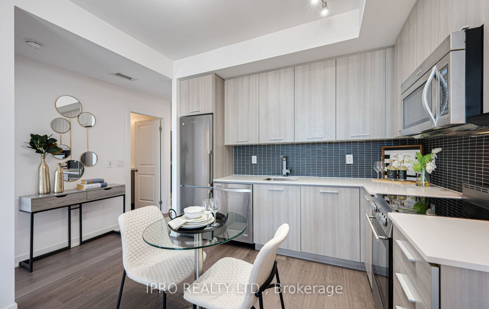 105 George St, unit 1602 for sale