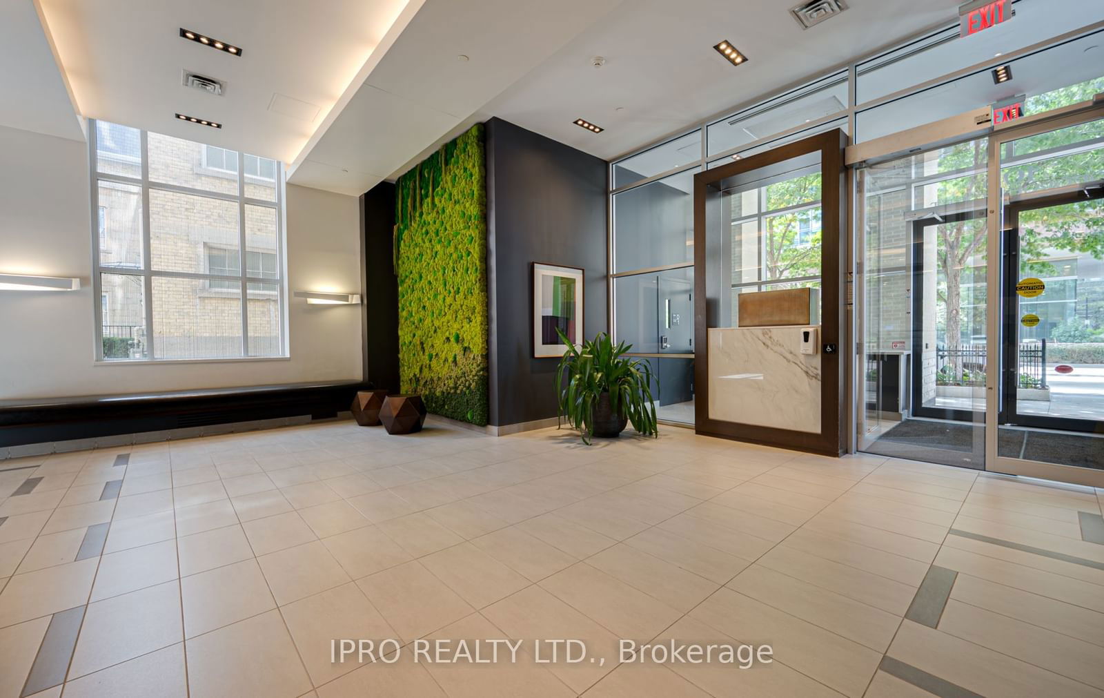 105 George St, unit 1602 for sale